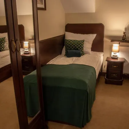 Forrest Style Goscinne Varşova