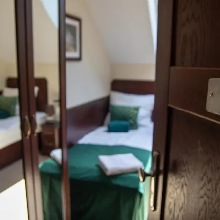 Quarto em Acomodações Particulares Forrest Style Goscinne